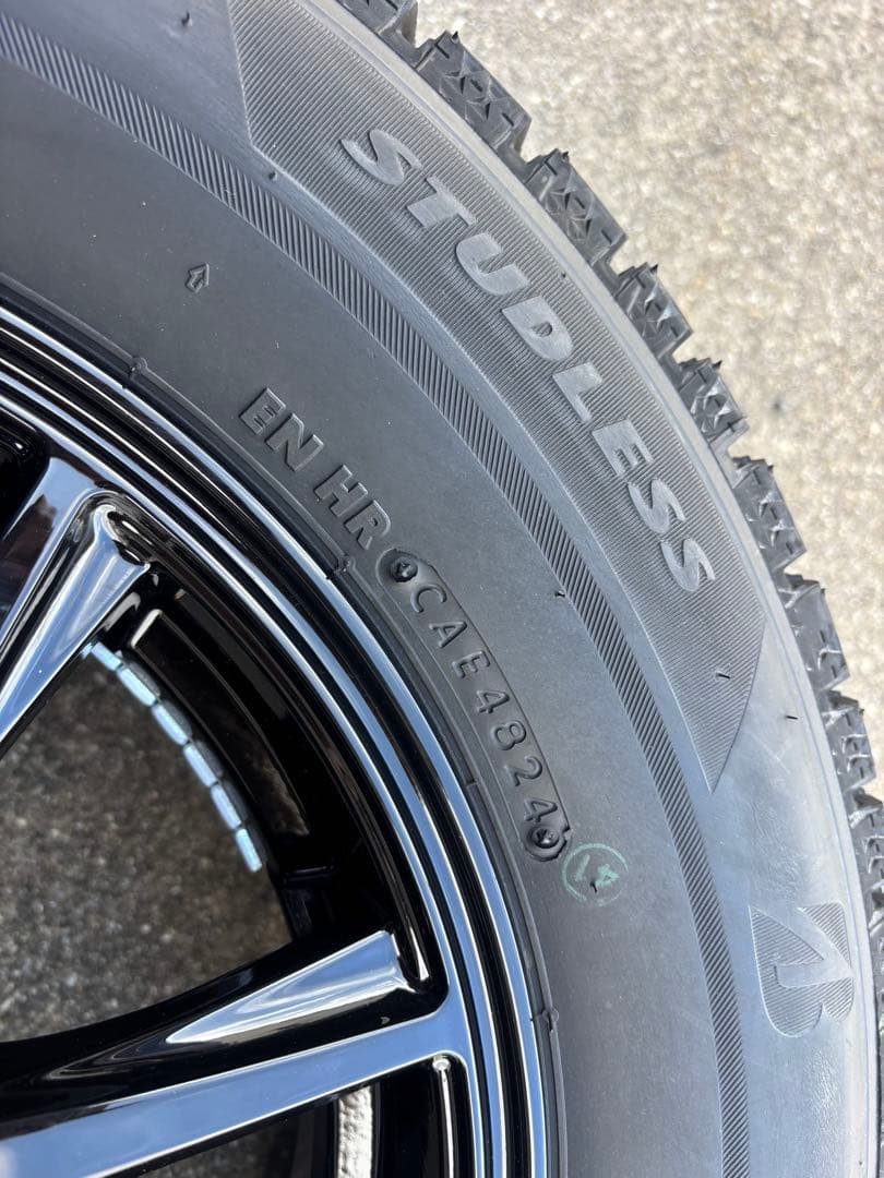 ヤリス、ヴィッツ等175/70R14ブリザックVRX2 2024年製