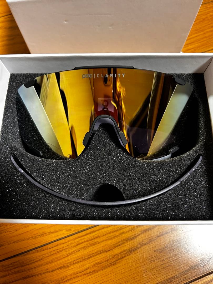POC Clarity サングラス ゴールドレンズ