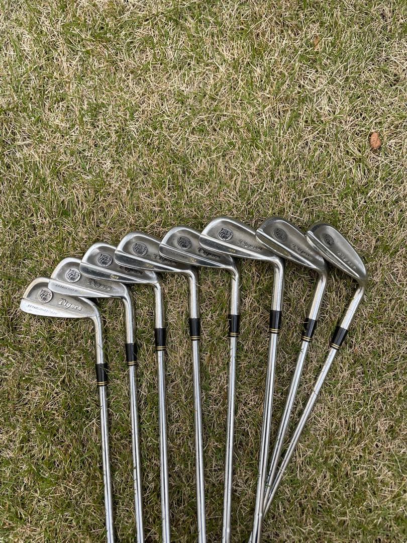 阪神タイガースアイアン9本セット3I〜 9I,PW,SWスチール製　超希少