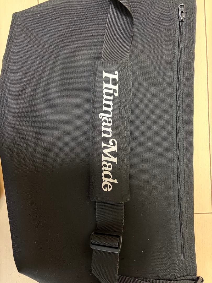 Girls don’t cry Human Madeメッセンジャーバッグ