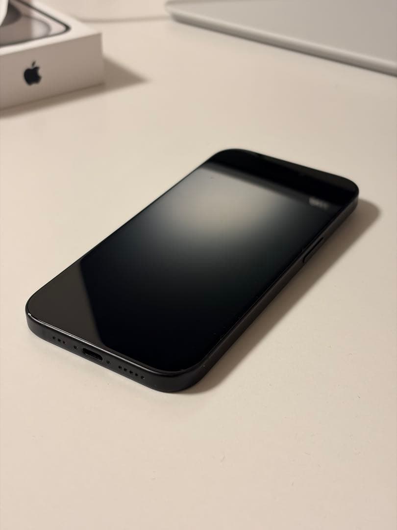 iPhone 15 ブラック 128GB 本体　SIMフリー