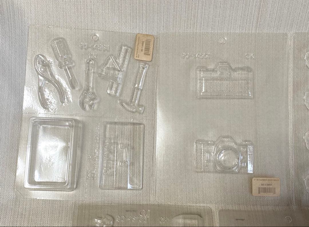 〈未使用〉輸入　立体チョコレート型