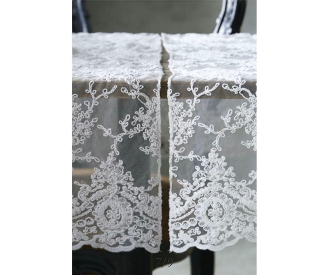 サラグレース　Chez moi テーブルランナー　ホワイト