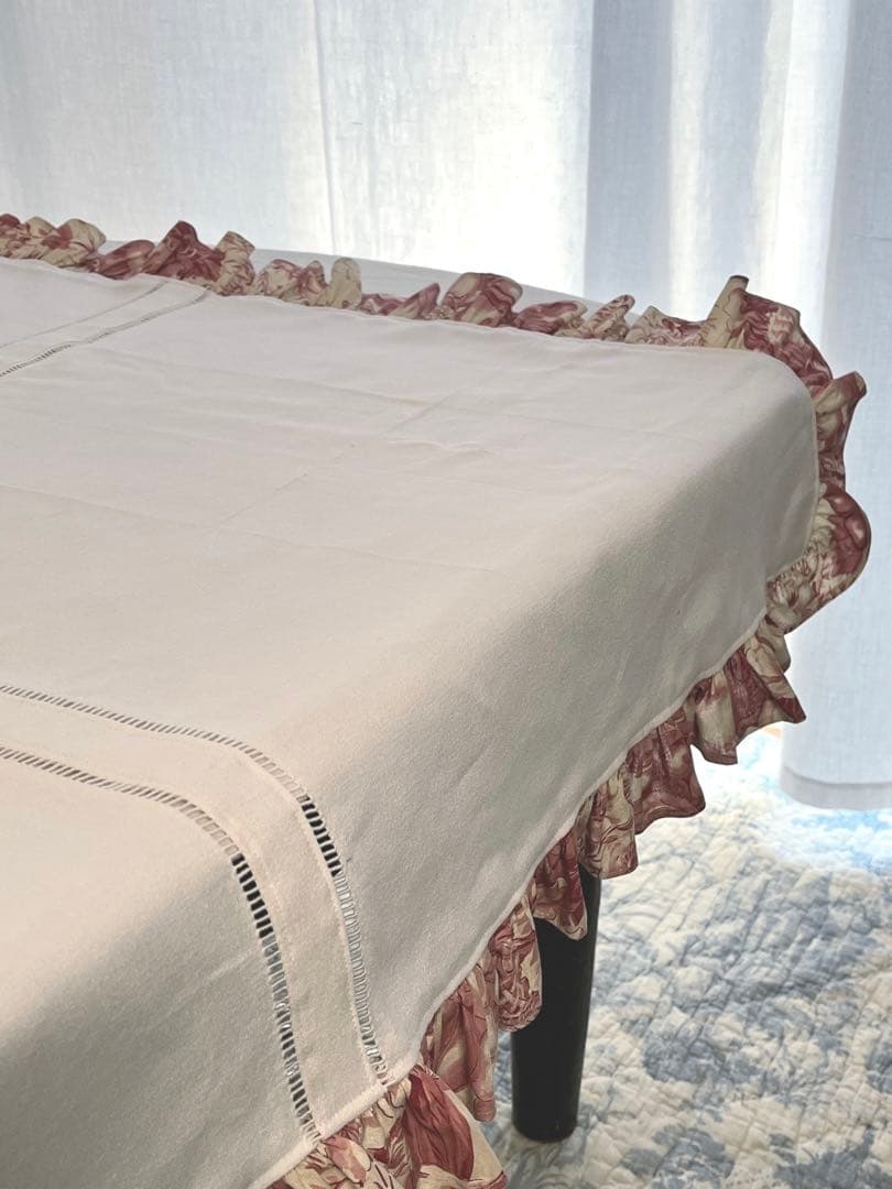 【美品】フランスアンティーク 手刺繍モノグラム テーブルクロス 赤のフリル付