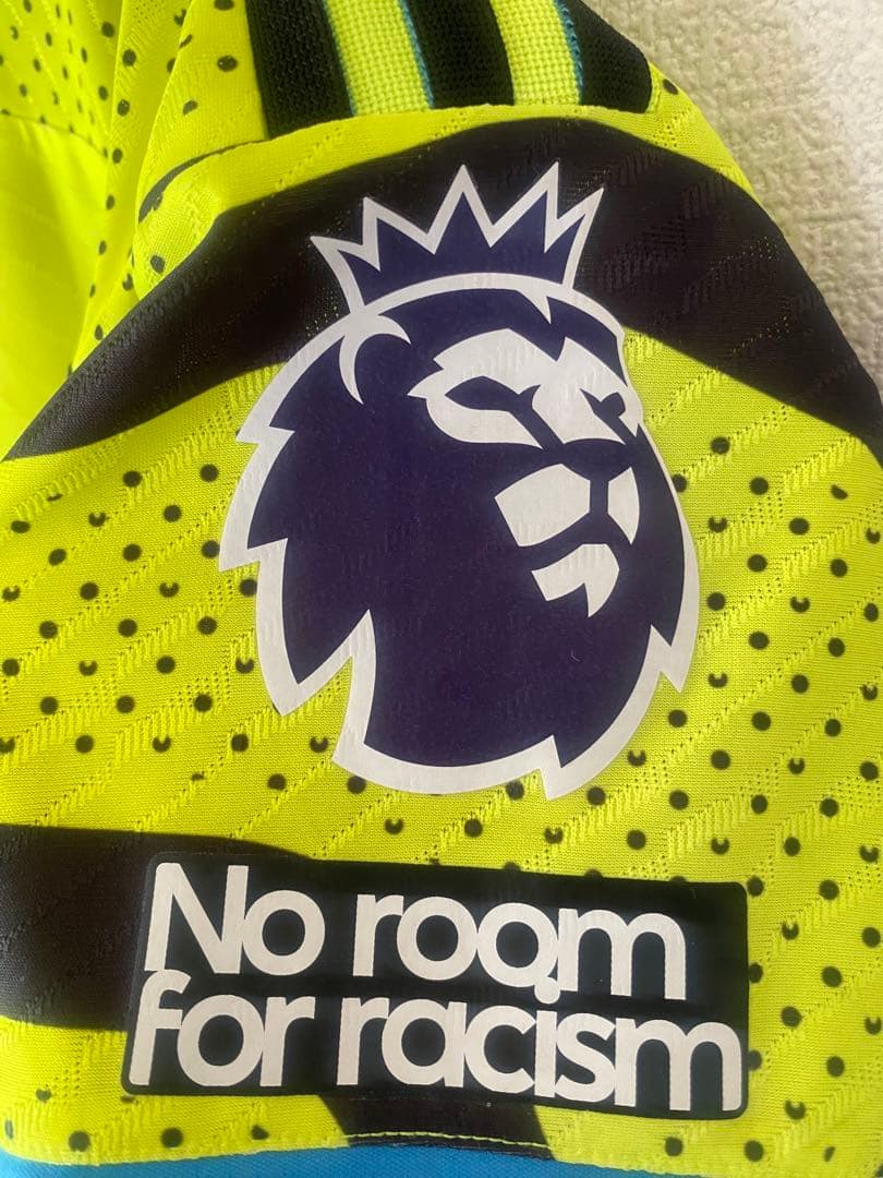 アーセナル イエロージャージ 波模様