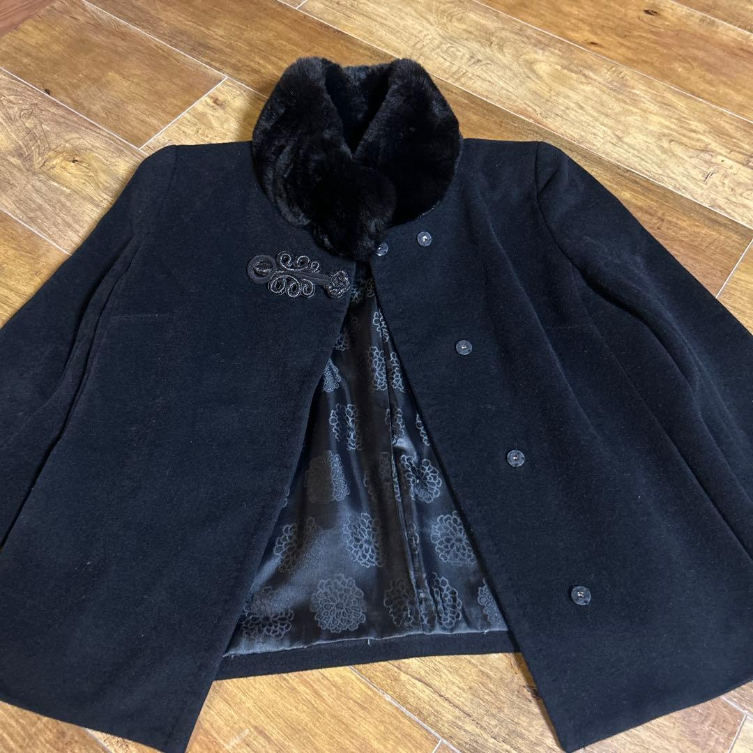 ビビアンタム　黒コート ファー襟付き