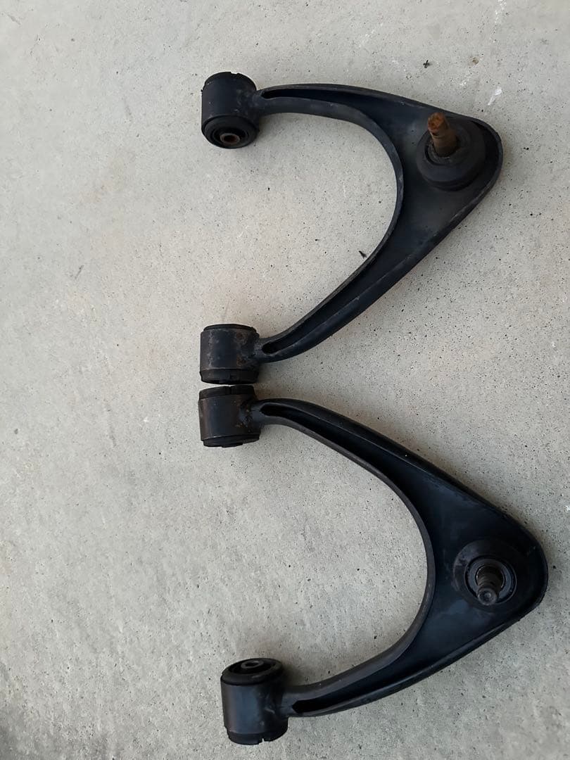 JZX100 アッパーアーム　チェイサー　マークII トヨタ　アルテッツァ