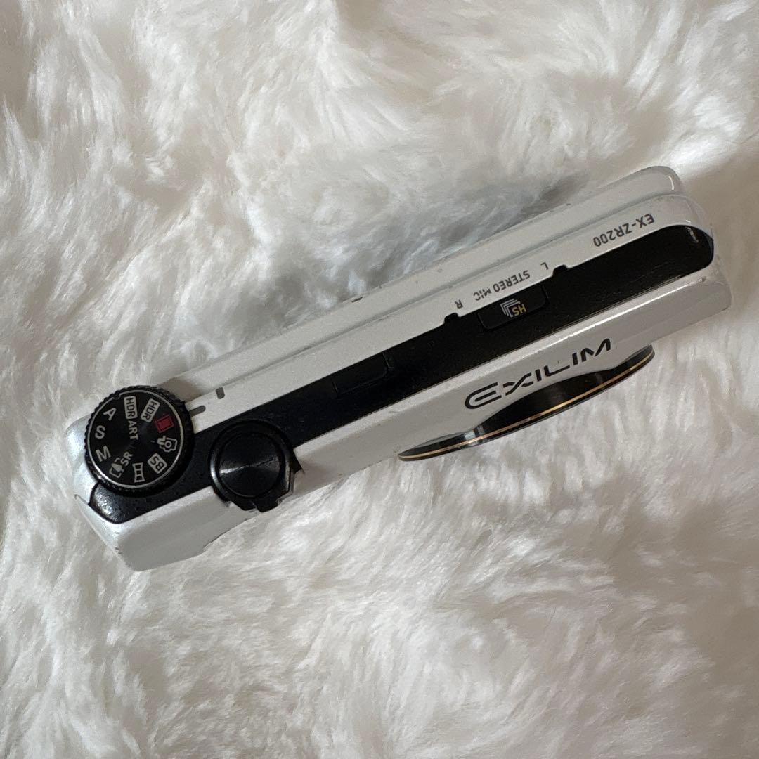 【動作確認済み】CASIO EX-ZR200 デジカメ