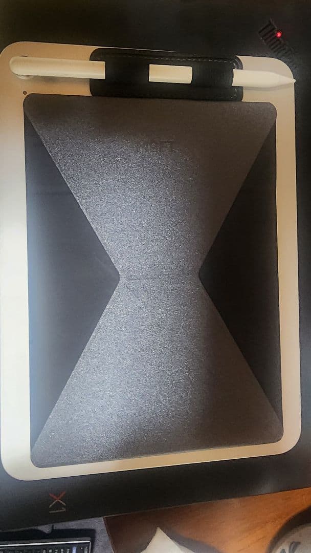 iPad本体A16 約11インチ 超美品 購入１ヶ月未満　ペン　スタンドセット