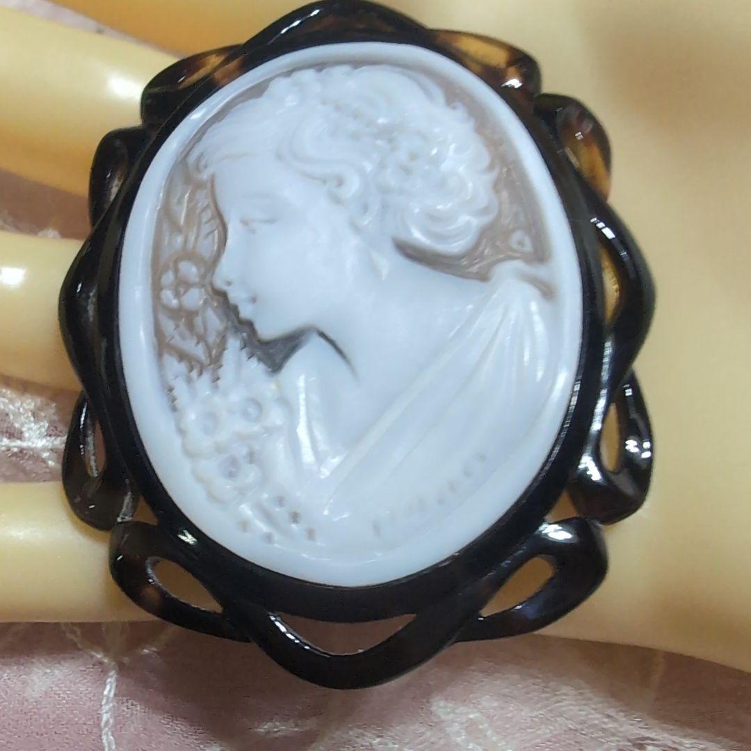 ★お値下げ★シェルカメオ付き本鼈甲ブローチ兼用ペンダント