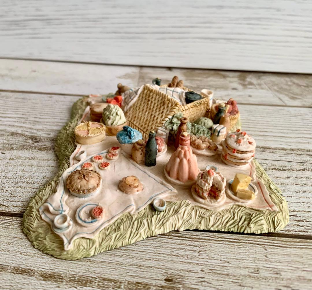 ピクニックブランケット ブランブリーヘッジ フィギュリン 置物