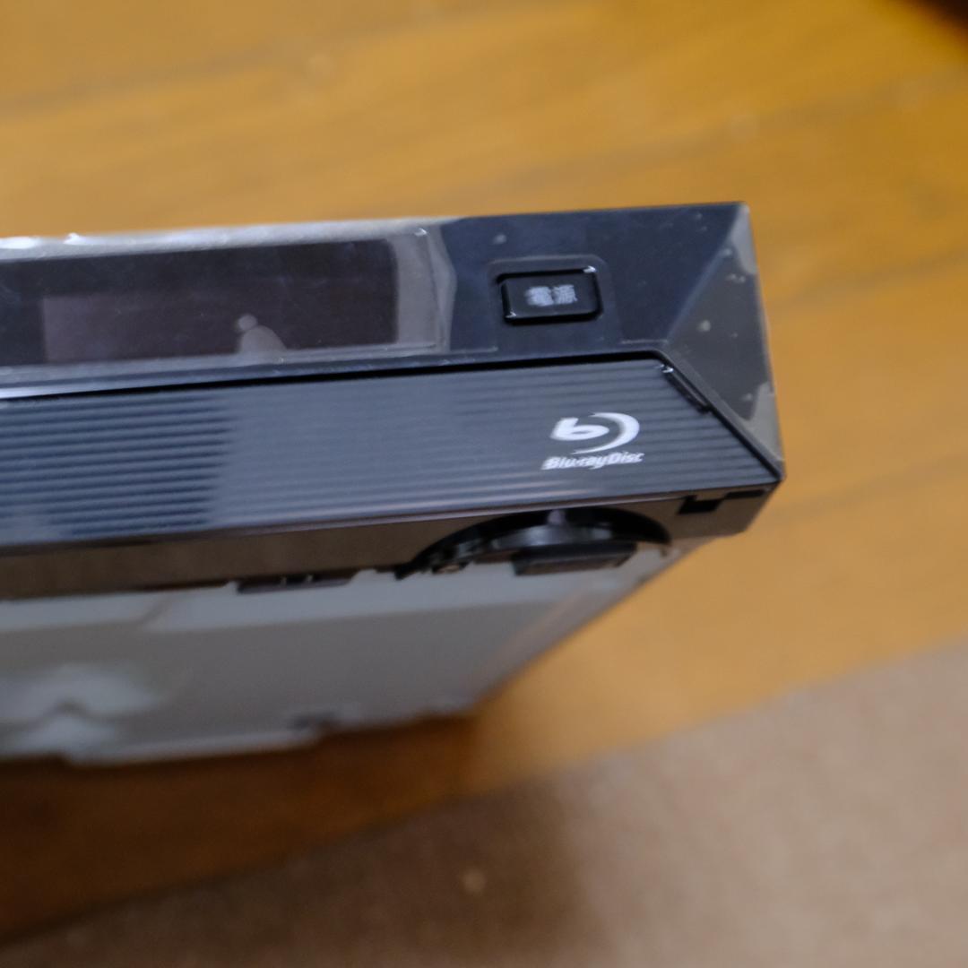 東芝　HDD内臓ブルーレイレコーダー　REGZA　DBRZ110