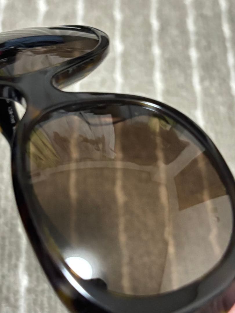 PRADA オーバーサイズサングラス ダークブラウン