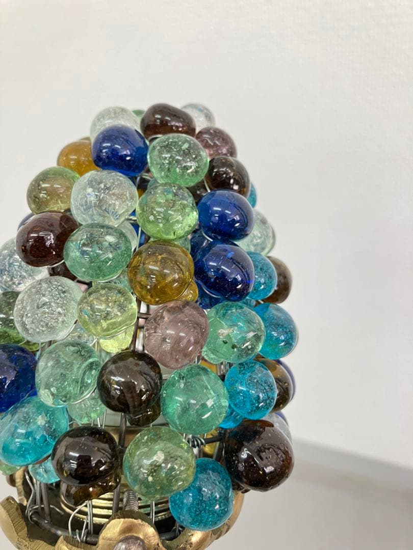 アンティークな壁掛照明器具　2灯　ガラス製ビー玉風シェード　お洒落な玄関照明葡萄