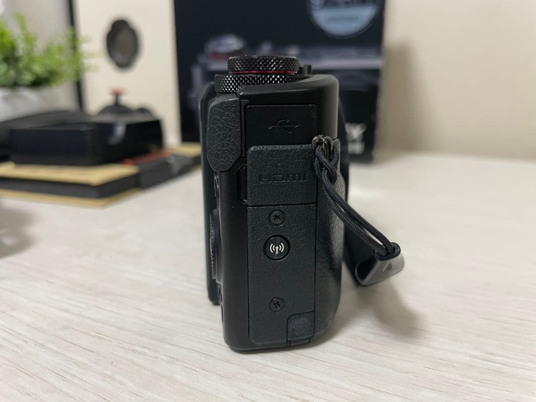 Canon PowerShot G7X Mark II 本体と付属品