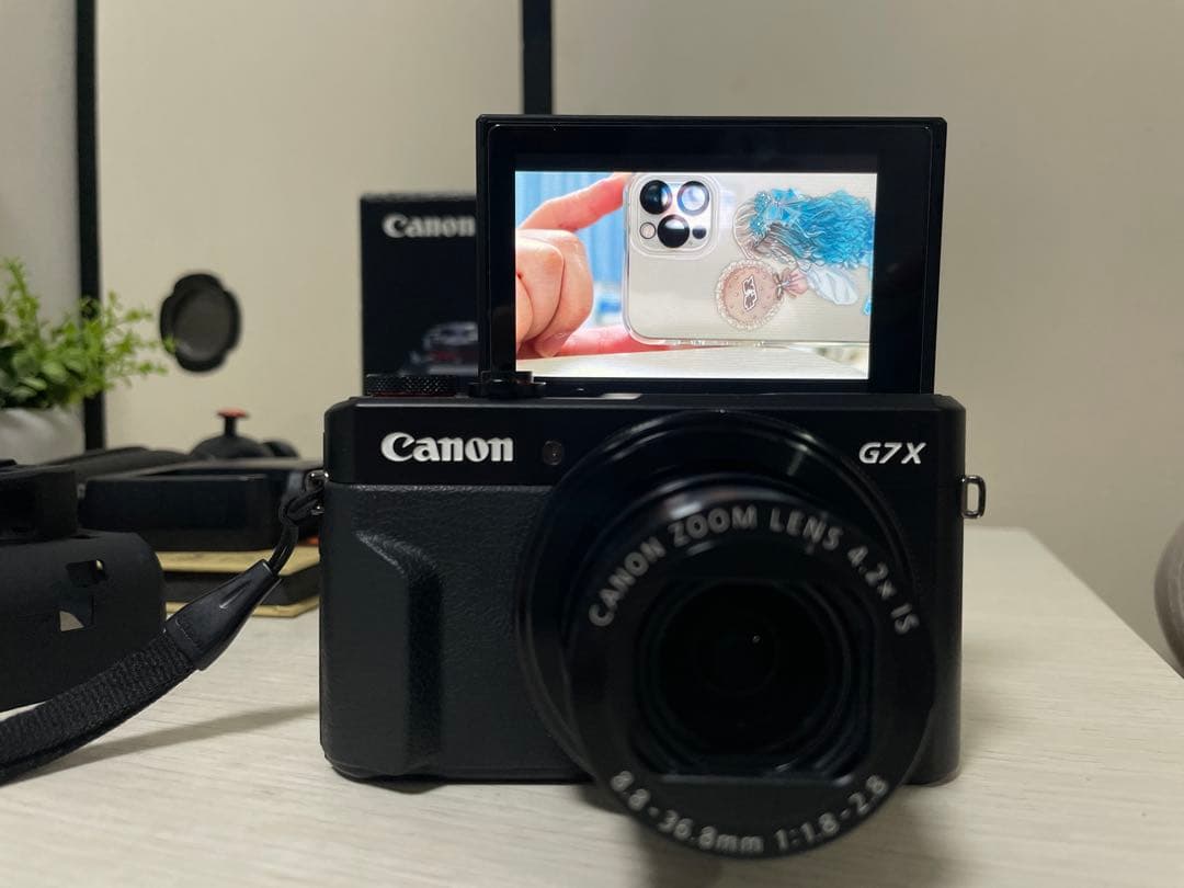Canon PowerShot G7X Mark II 本体と付属品