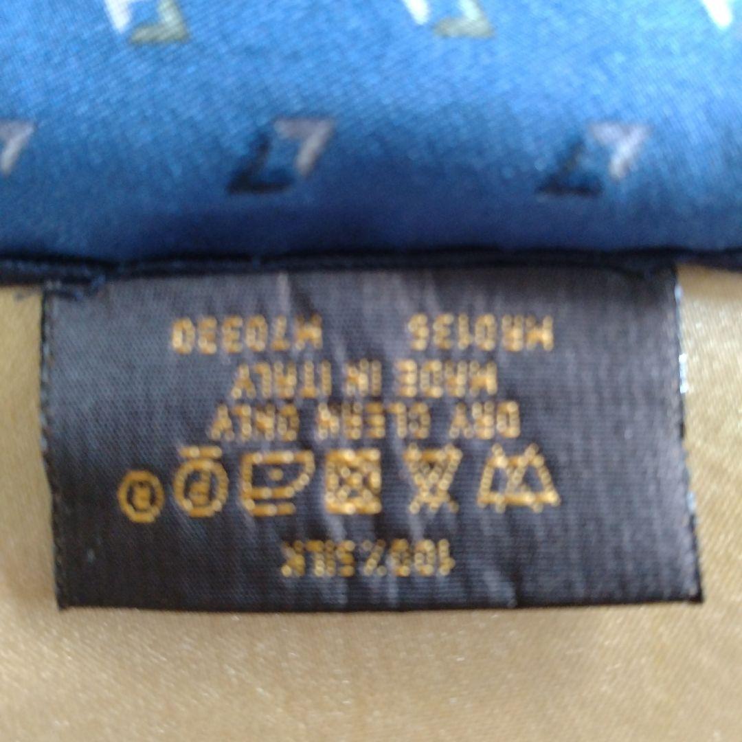 最終値下げルイヴィトン　シルク100%ポケットチーフ