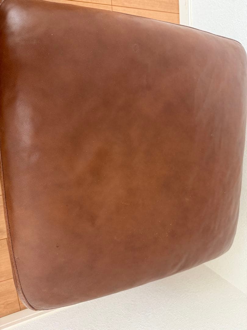 ブラウンレザーオットマン　KEYUCA