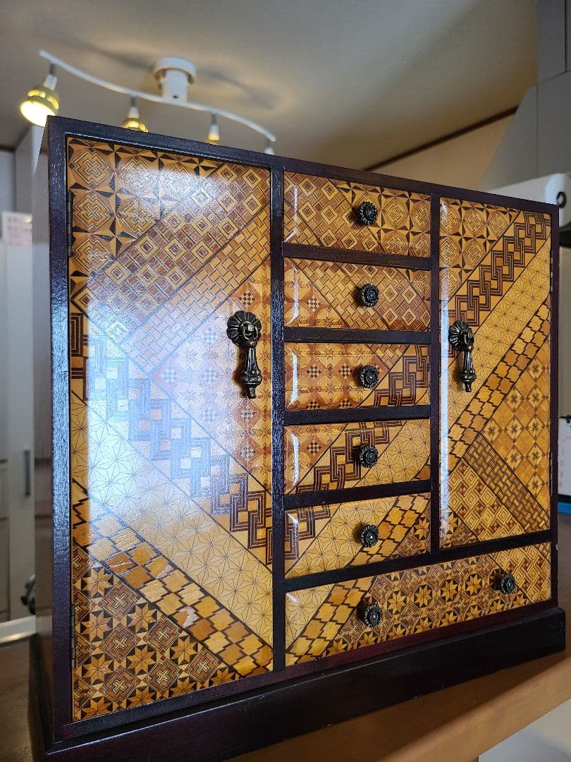 寄木細工　レトロなアクセサリー小物入れ　ミニタンス　特大寄木細工の鏡付き整理箪笥