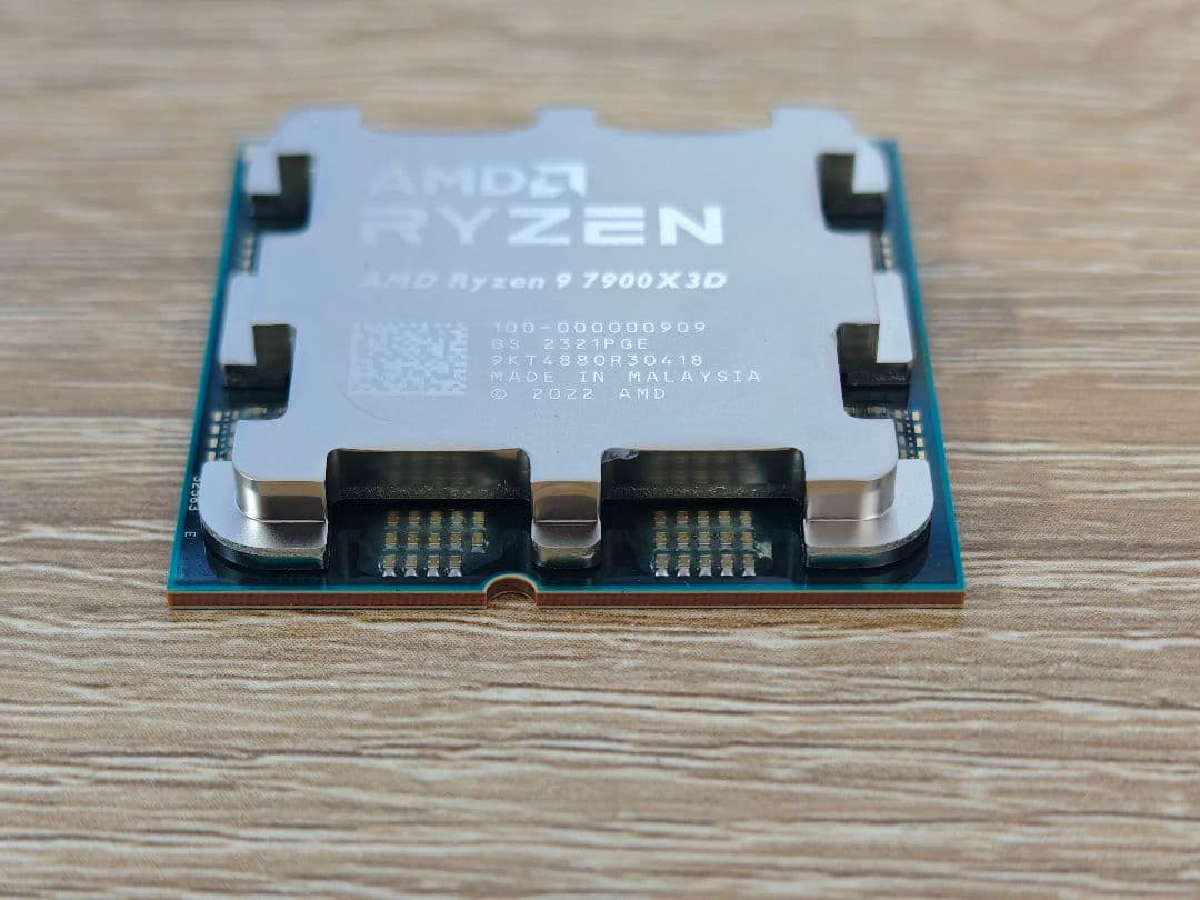 AMD Ryzen 9 7900X3D CPU 本体