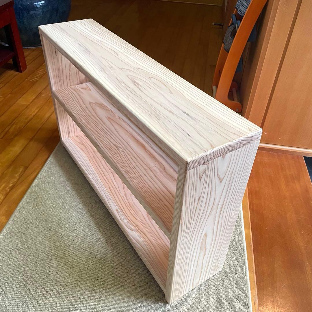 杉のハンドメイド 新作「角のない優しいシェルフ」無垢 収納 本棚 ラック