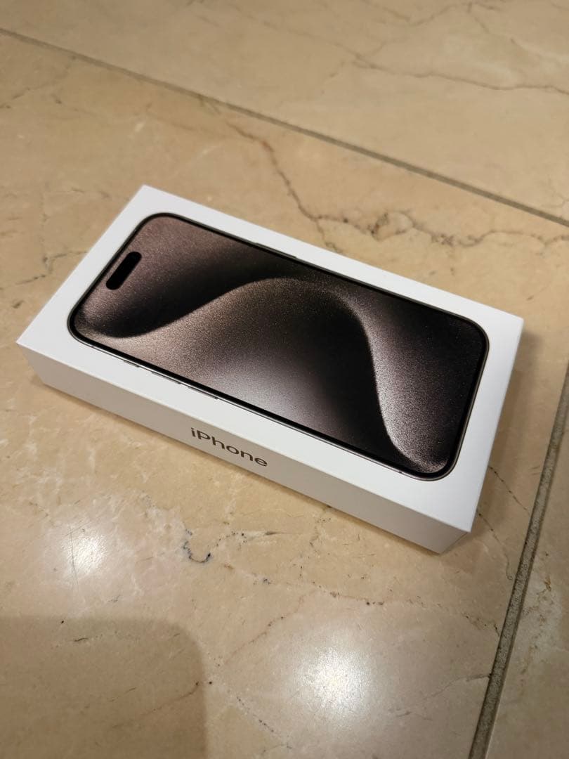 【大幅値下げ】iPhone 15 pro ナチュラルチタニウム