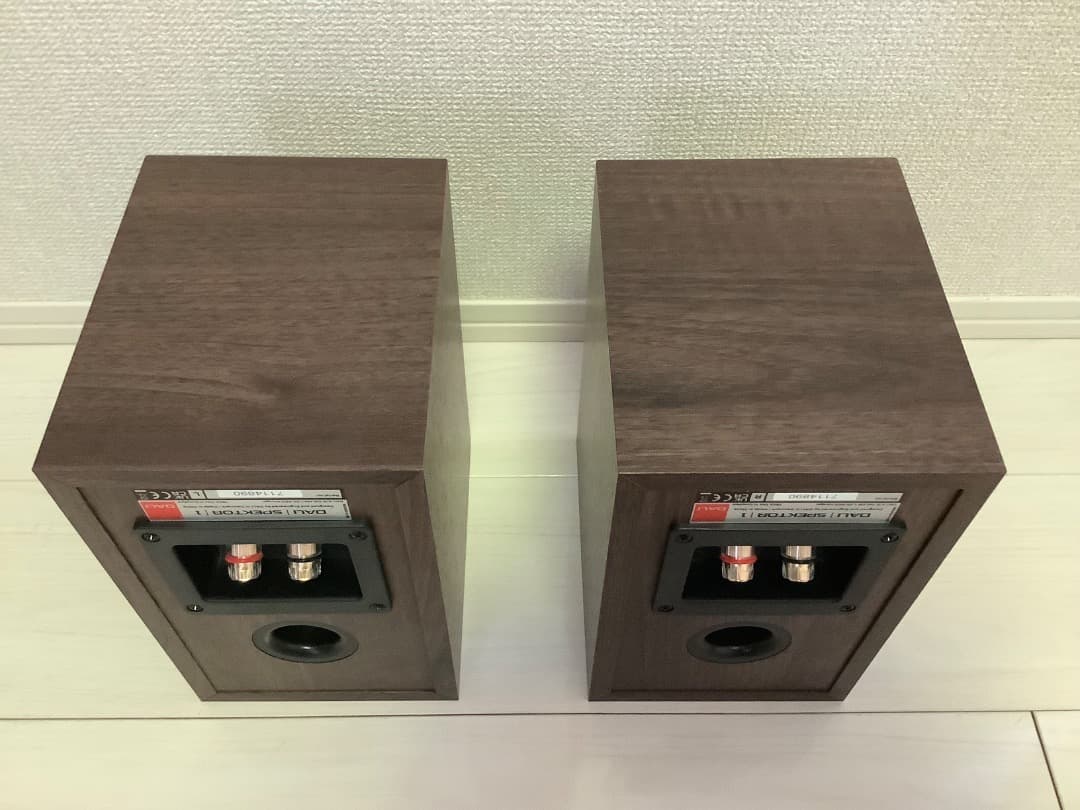DALI SPEKTOR 1 ウォルナット