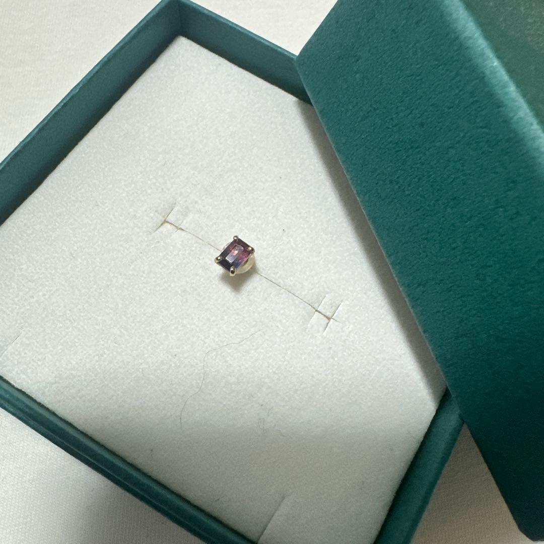 Bizou バイカラーサファイア片耳用ピアス