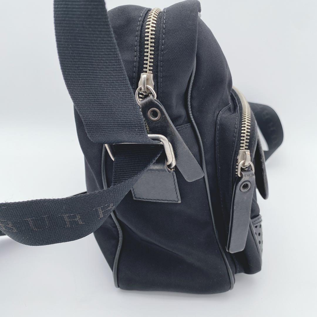 希少 バーバリーロンドン ショルダーバッグ ロゴ刻印 ノバチェック 黒 男女兼用