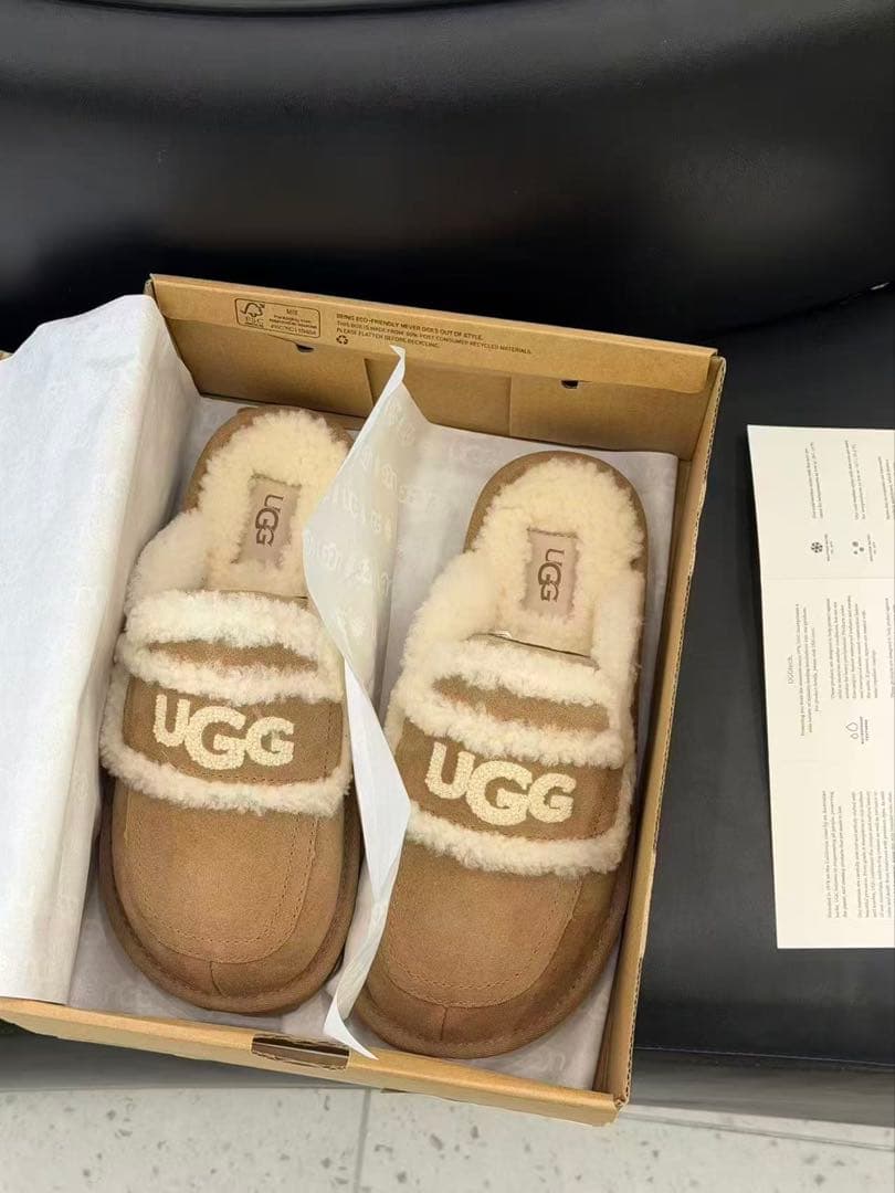 UGG スリッパ 38 平底 ムートン ファー スエード ベージュ レディース