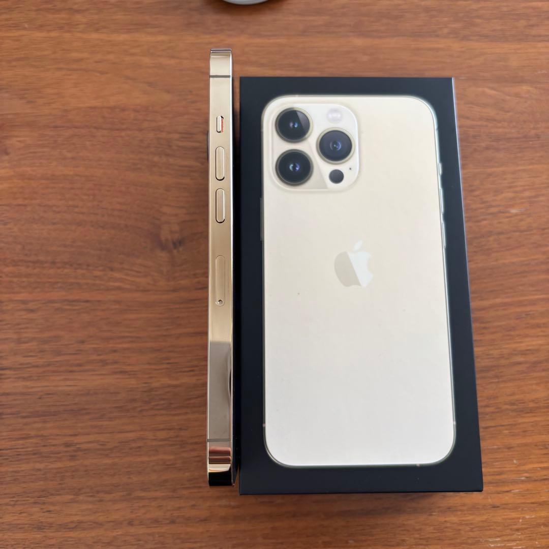 美品　iPhone13 Proゴールド　256GB
