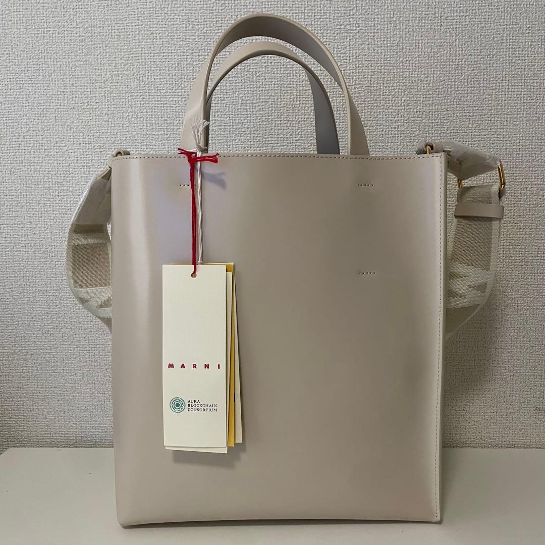 【新品未使用タグ付き】MARNI museo スモール　ベージュ