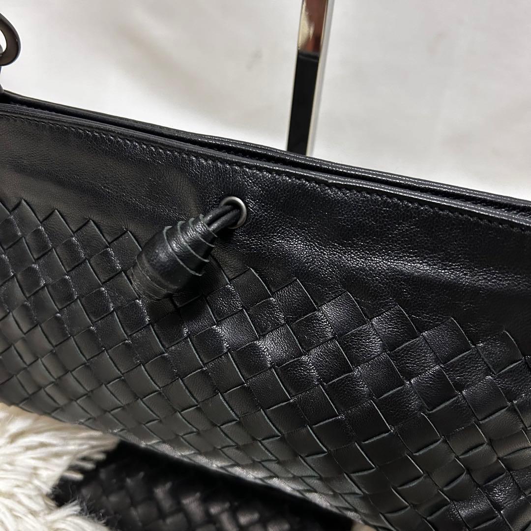 美品　ボッテガヴェネタ　イントレチャート　アクセサリーポーチ　レザー　ブラック