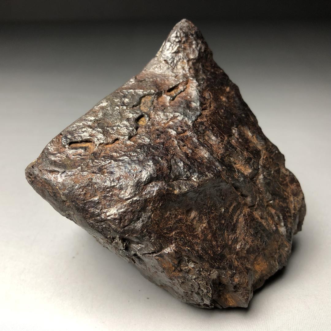 アルタイ隕石　大型隕石 鉄隕石　外皮付き隕石　ナチュラル　原石　重さ約1023ｇ