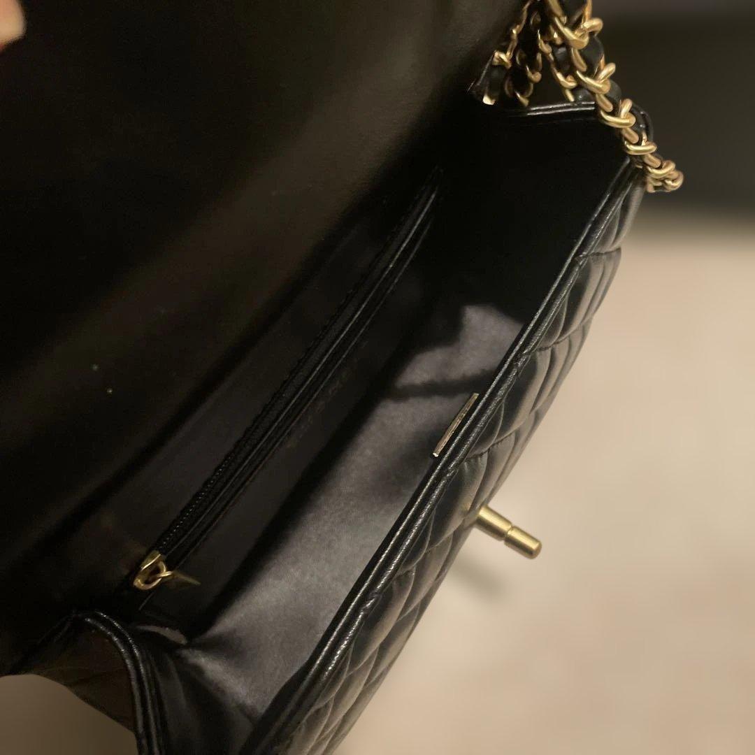 CHANEL ブラックレザー ショルダーバッグノベルティー