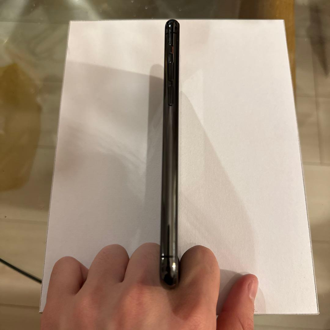 iPhone 11pro スペースグレー　256gb