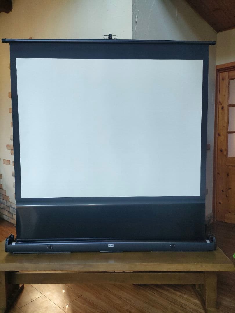 美品　サンワサプライ　プロジェクタースクリーン　床置き式　100インチ