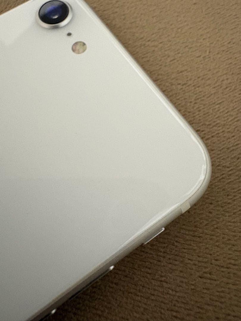 【美品】iPhone SE 第2世代 (SE2) 128GB ホワイト