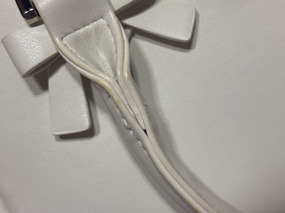 pium ハートポーチ付き ミニリボンボストンバッグ ホワイト