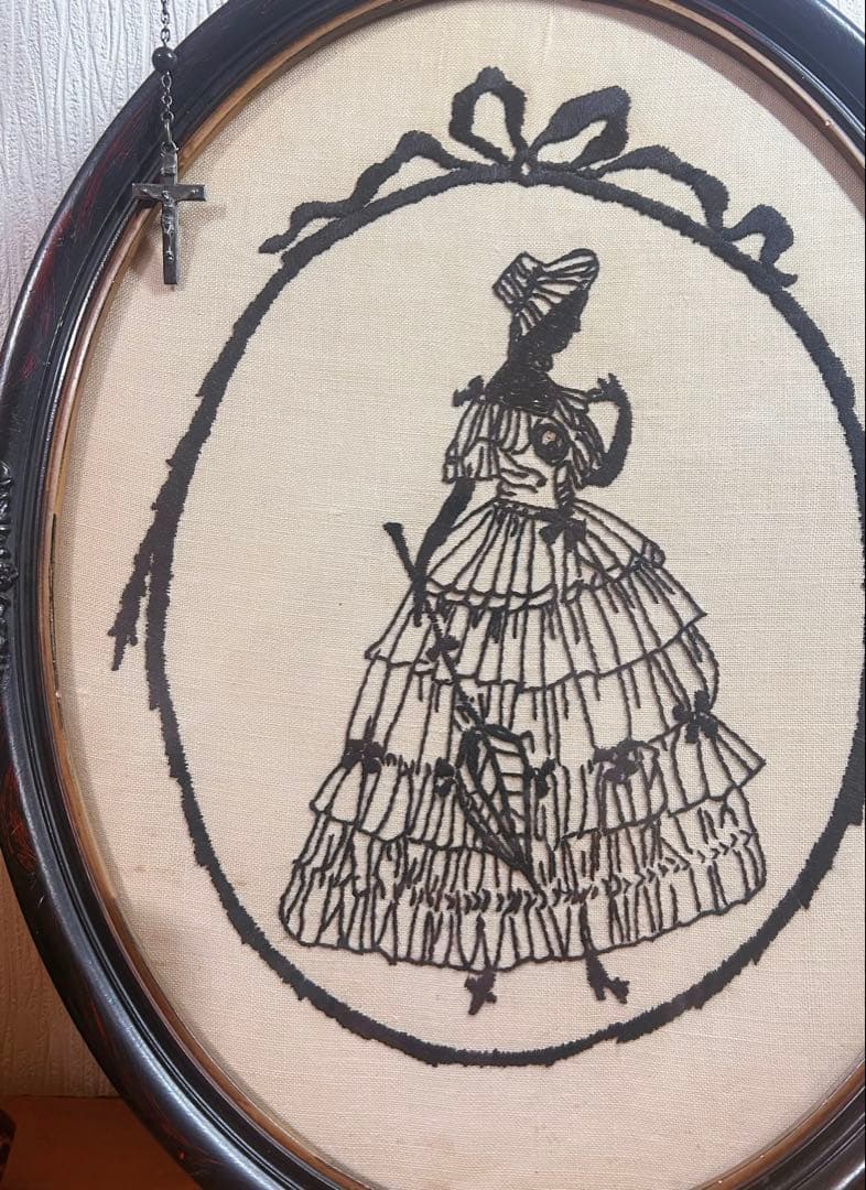 オーバルフレーム　イギリス　ヴィクトリアン シルエット刺繍　アンティーク