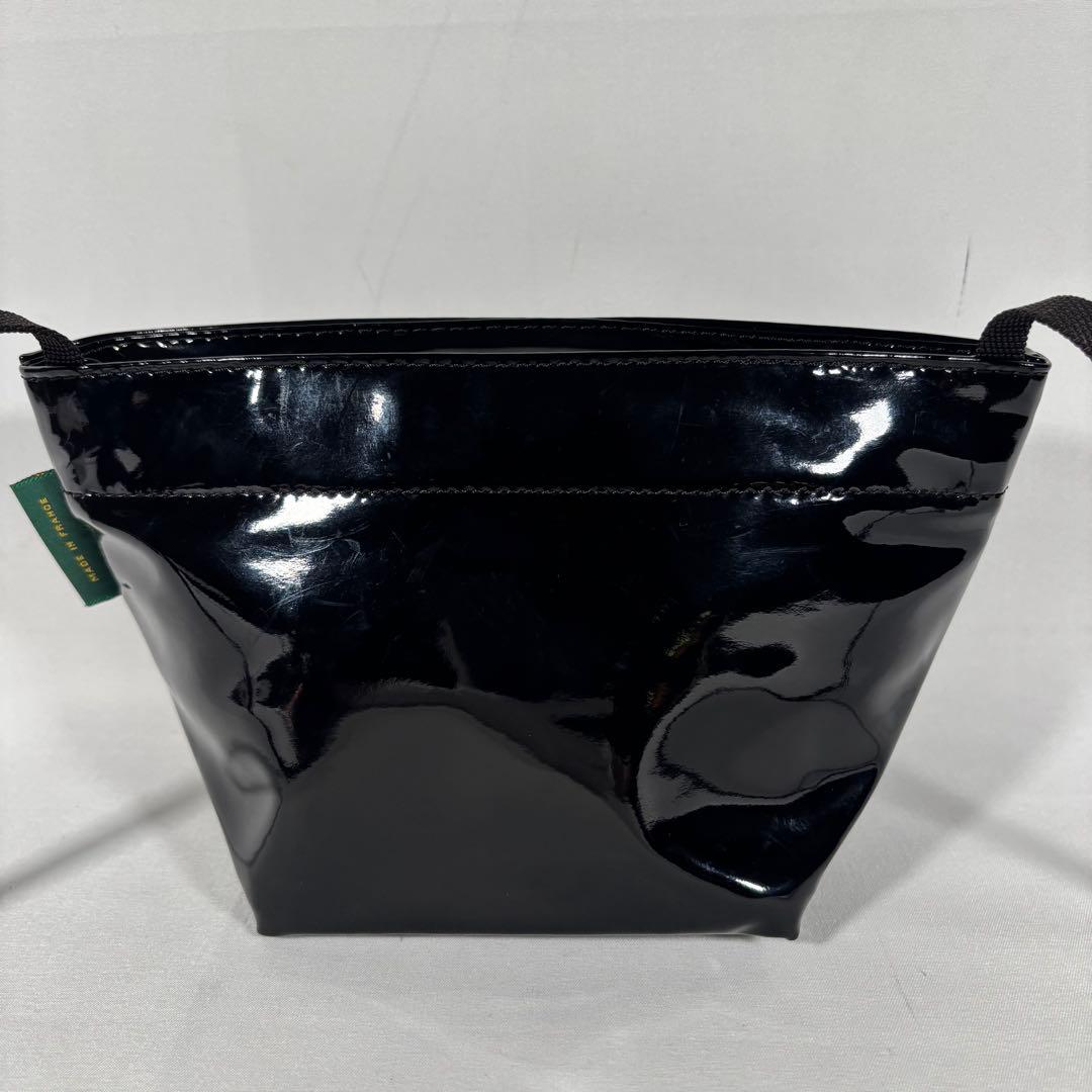 エルベシャプリエ ショルダーバッグ 斜め掛け 舟形 ヴェルニ エナメル ブラック