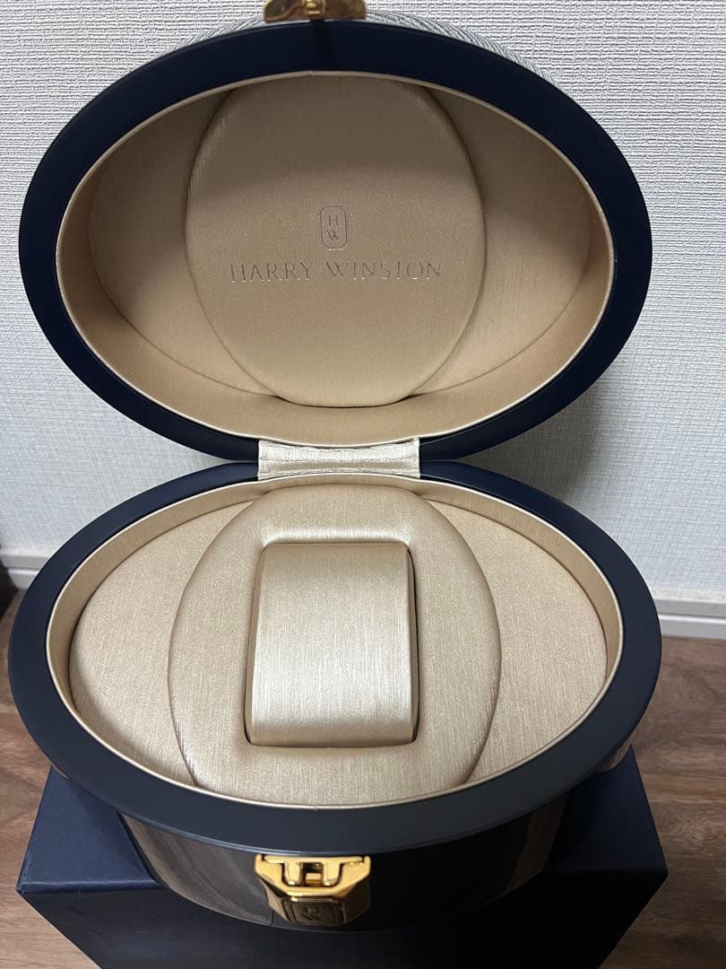 HARRY WINSTON 時計ケース　ネイビー外箱付き