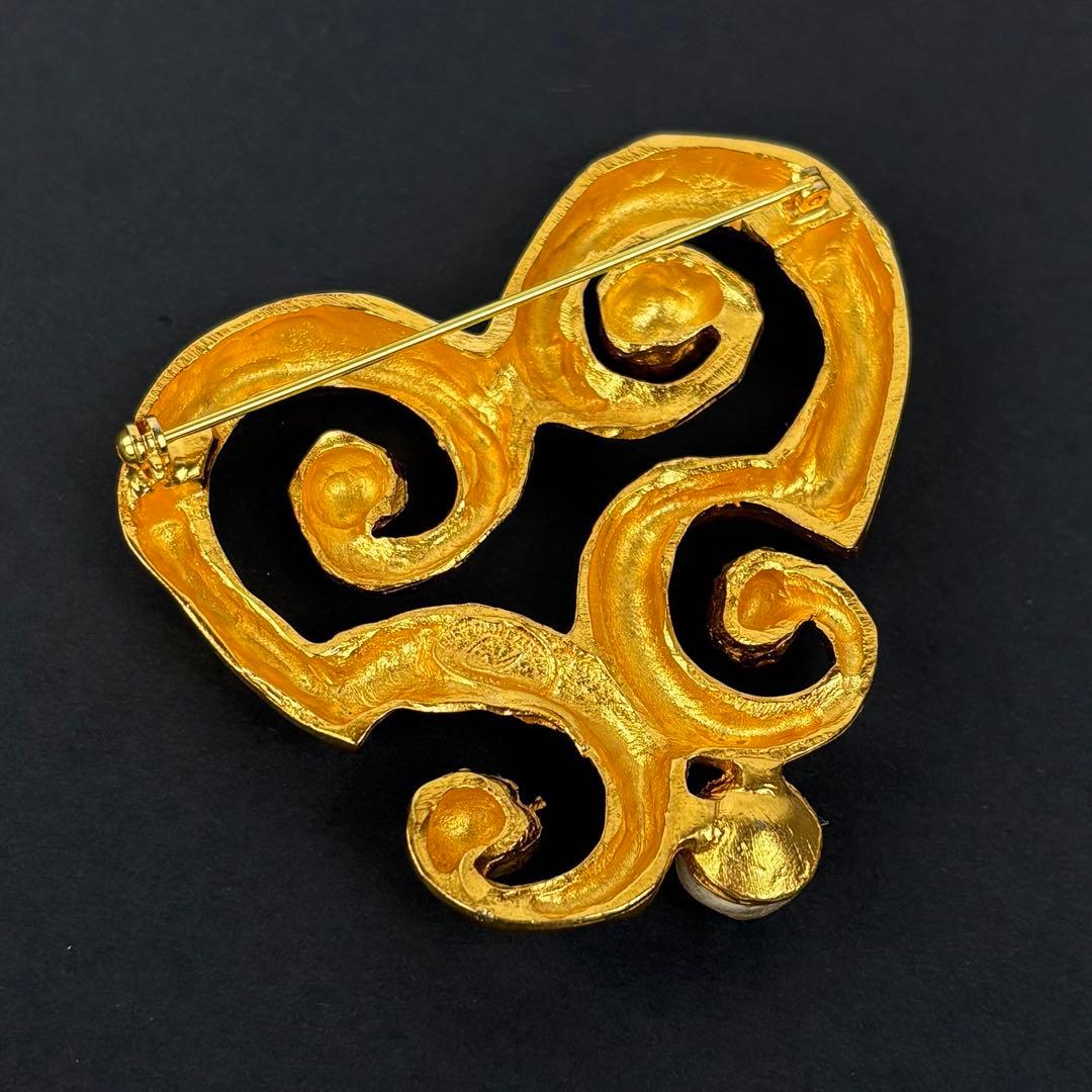 クリスチャンラクロワ　ブローチ　ハート　パール　刻印有り　6.2×6.9cm