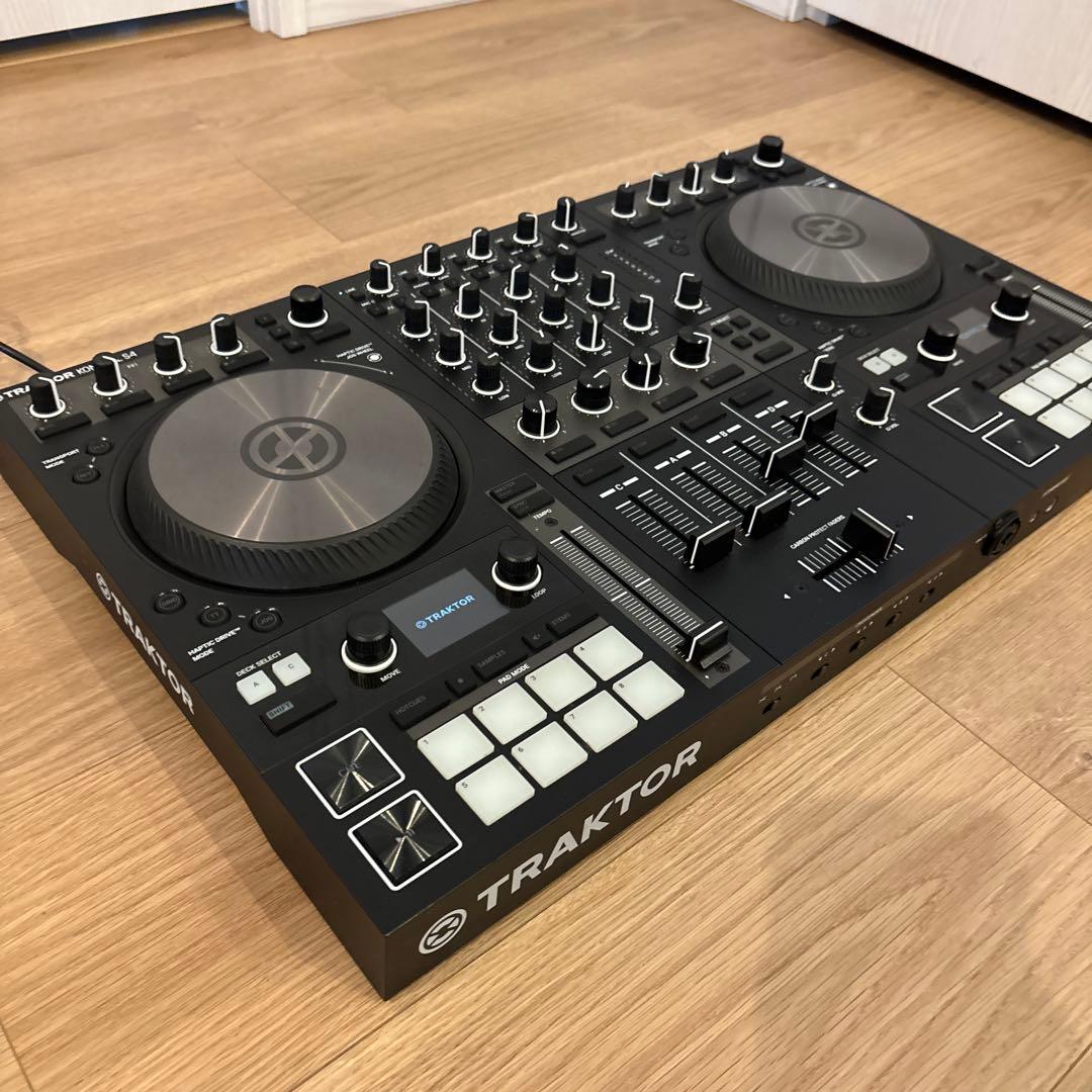 TRAKTOR KONTROL S4 MK3 DJコントローラー