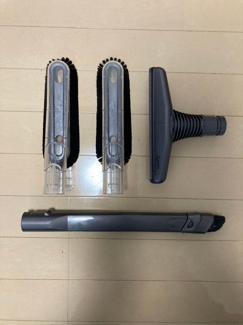Dyson DC48 サイクロン掃除機　ノズル4種付き