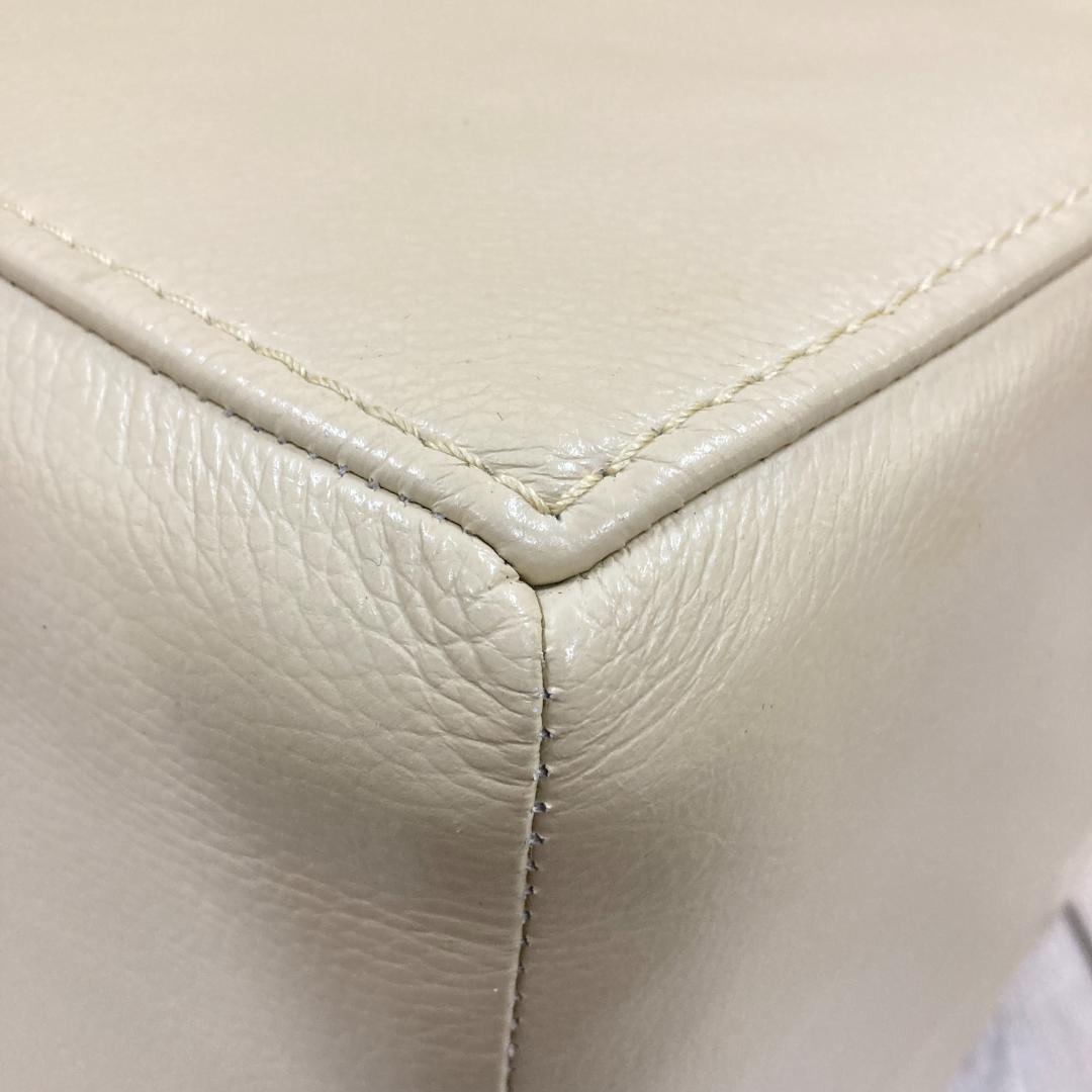 IDC大塚家具　総革　スツール　オットマン　オフホワイト系