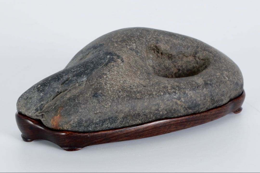 山景石 観賞石 在銘台座付 205g 水石 自然石 景石 盆景 盆石 飾石 小品