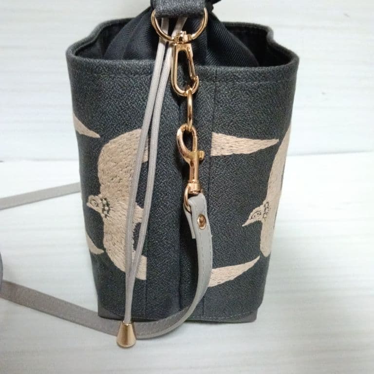 ミナペルホネン　ポケット巾着バッグ　go!　ダークグレー　鳥さん