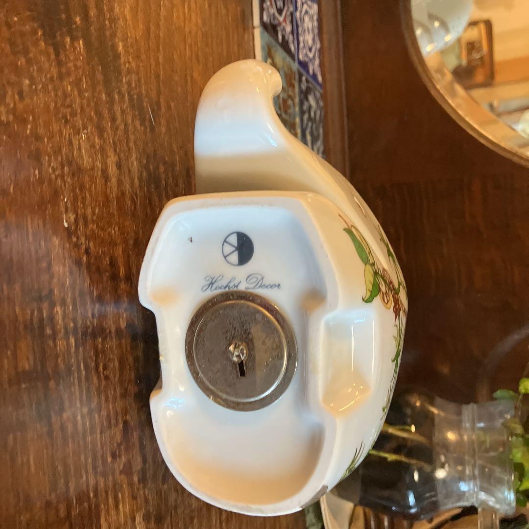 ドレスナー銀行　象の貯金箱　3