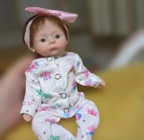 リボーンドール フルシリコン お洋服2枚付き クリクリお目々が可愛い女の子